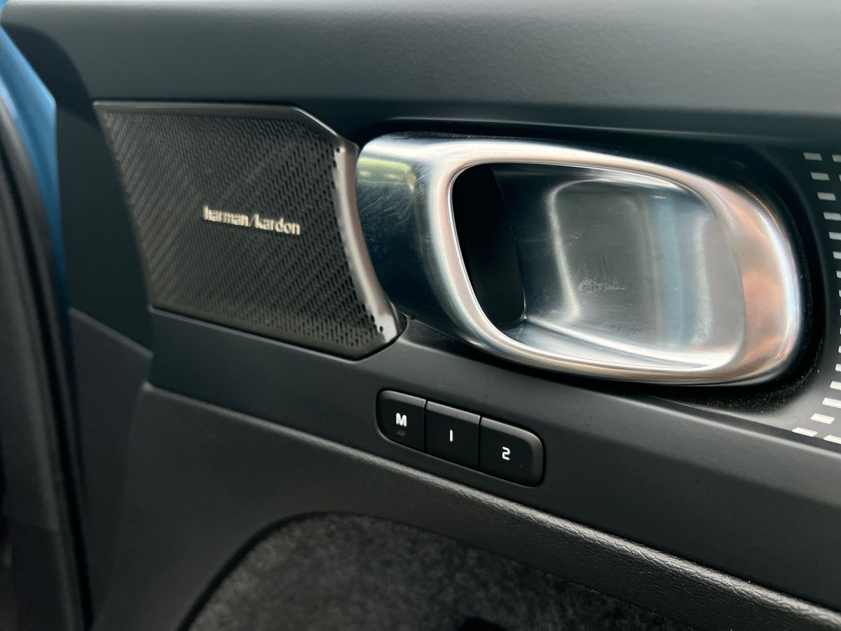 Used Volvo XC40 2023 for sale - 76568139: Photo 30