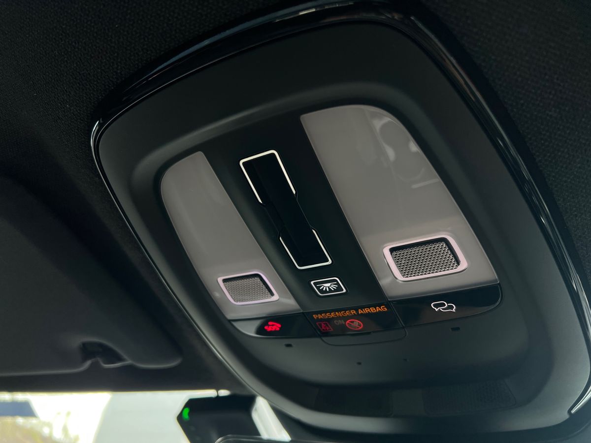 Used Volvo XC40 2023 for sale - 76568139: Photo 34