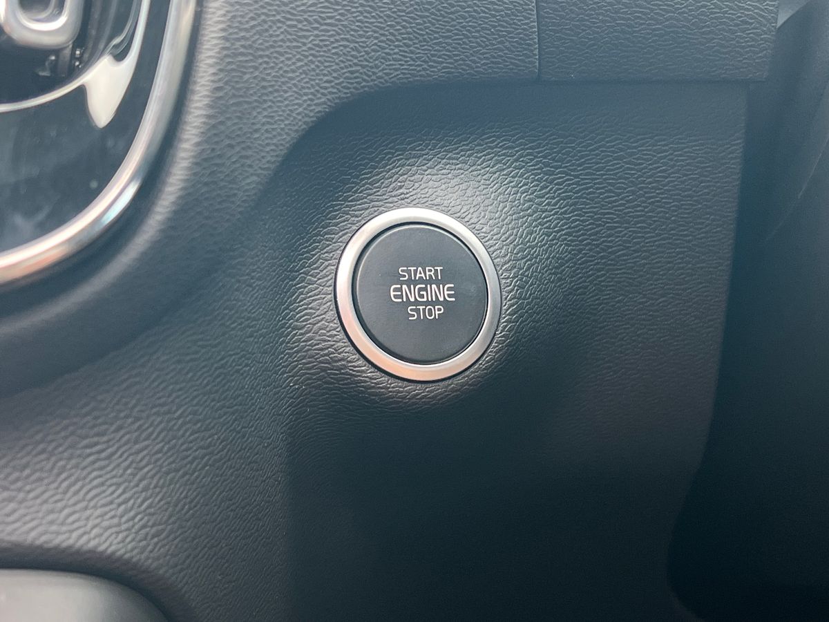 Used Volvo XC40 2023 for sale - 76568139: Photo 36