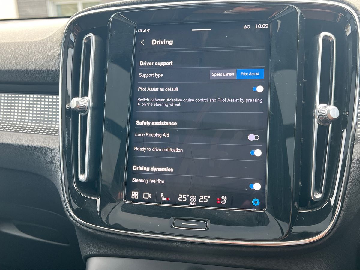 Used Volvo XC40 2023 for sale - 76568139: Photo 45