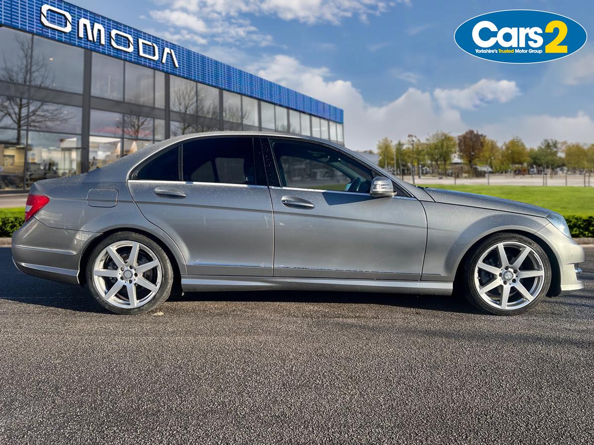Used Mercedes-Benz C Class 2014 for sale - 77556801: Photo 2