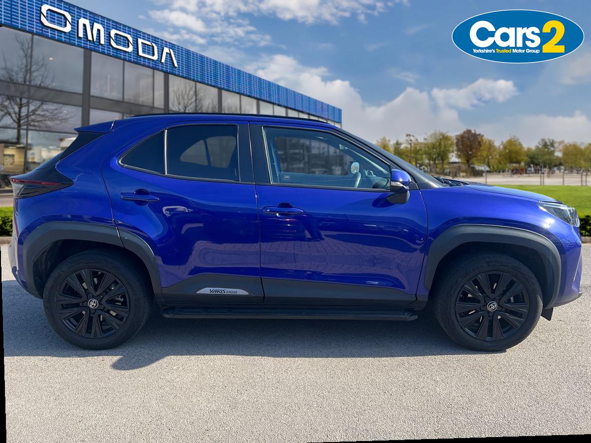 Used Toyota Yaris Cross 2024 for sale - 77942049: Photo 2