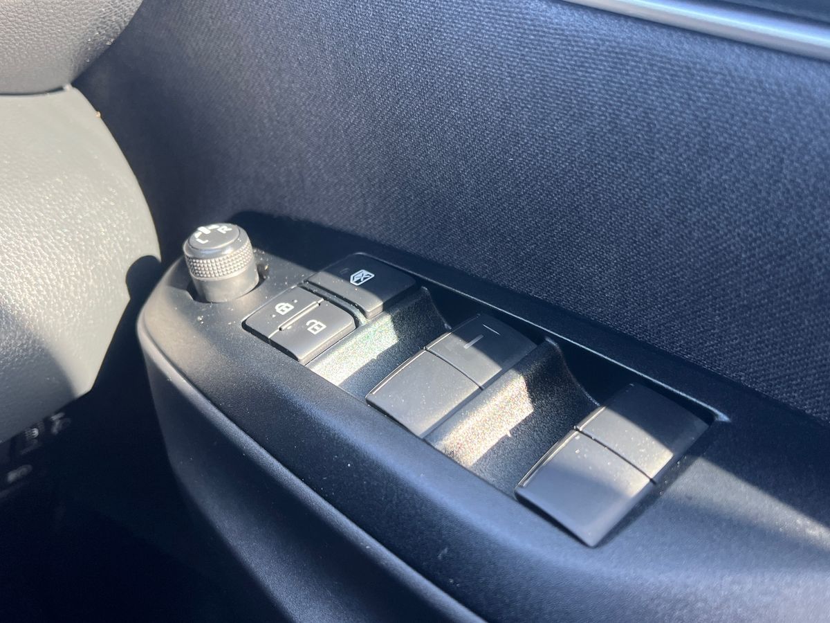 Used Toyota Yaris Cross 2024 for sale - 77942049: Photo 28