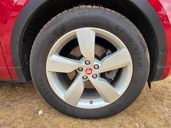 Used Jaguar E-Pace 2020 for sale - 79252337: Photo