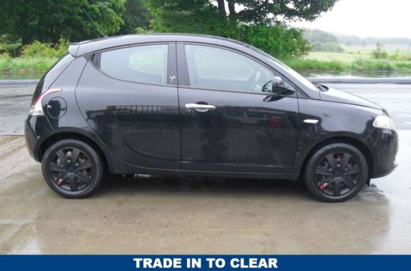 Cheap Chrysler Ypsilon 2012 (62) - 1.2 S Hatchback 5dr Petrol Manual Euro 5 (s/s) (69 bhp) for sale in Kelty, Fife