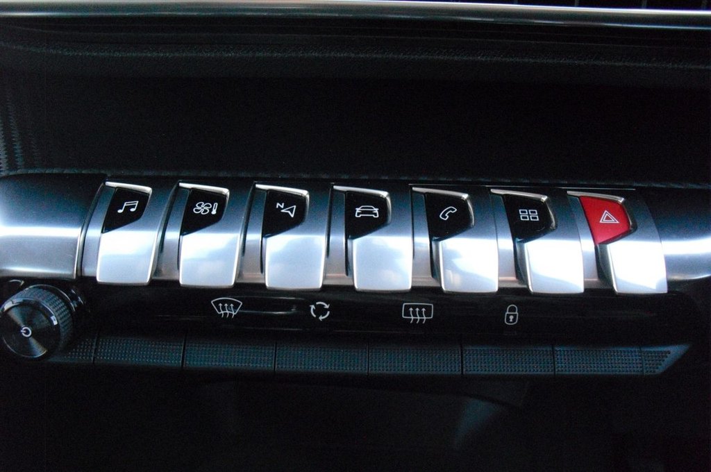 Used Peugeot 3008 2019 for sale - 77720303: Photo 14