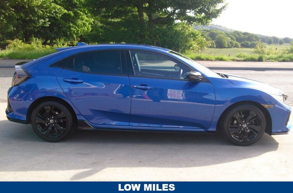 Used Honda Civic 2018 for sale - 76055876: Photo 1
