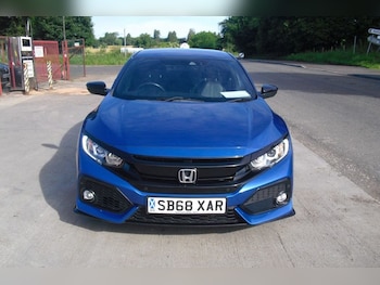 Used Honda Civic 2018 for sale - 76055876: Photo 3