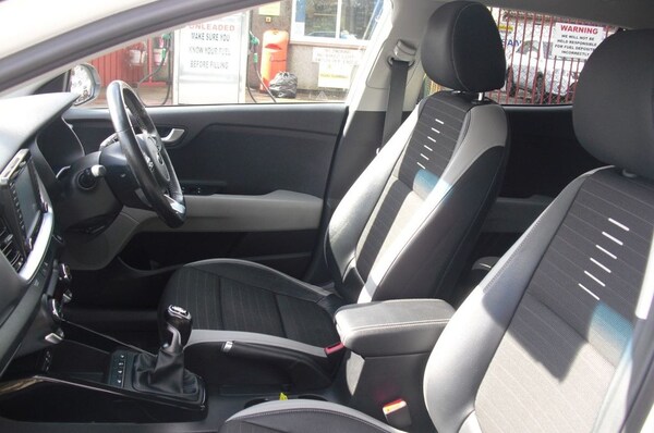 Used Kia Stonic 2018 for sale - 76055879: Photo 17