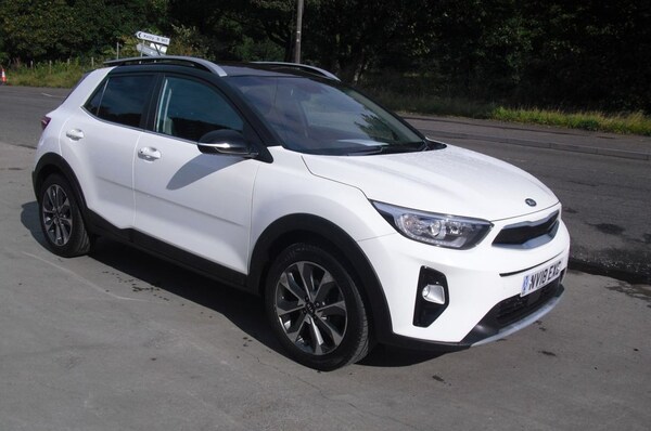 Used Kia Stonic 2018 for sale - 76055879: Photo 2