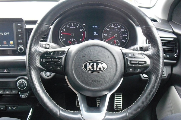 Used Kia Stonic 2018 for sale - 76055879: Photo 9