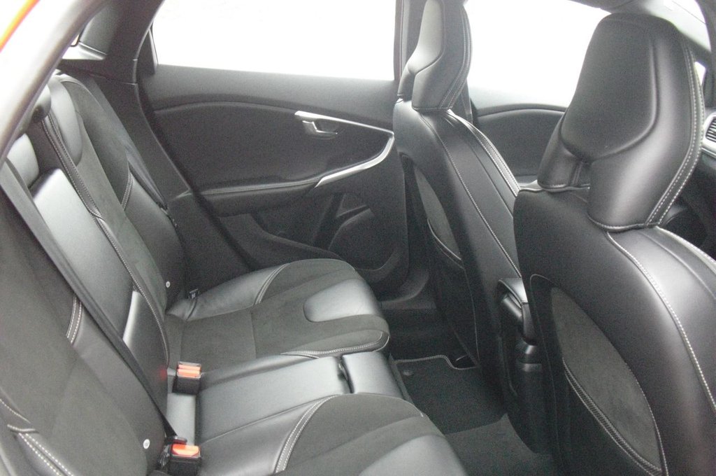 Used Volvo V40 2015 for sale - 78097225: Photo 18