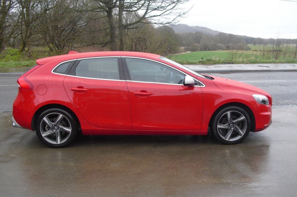 Used Volvo V40 2015 for sale - 78097225: Photo 2