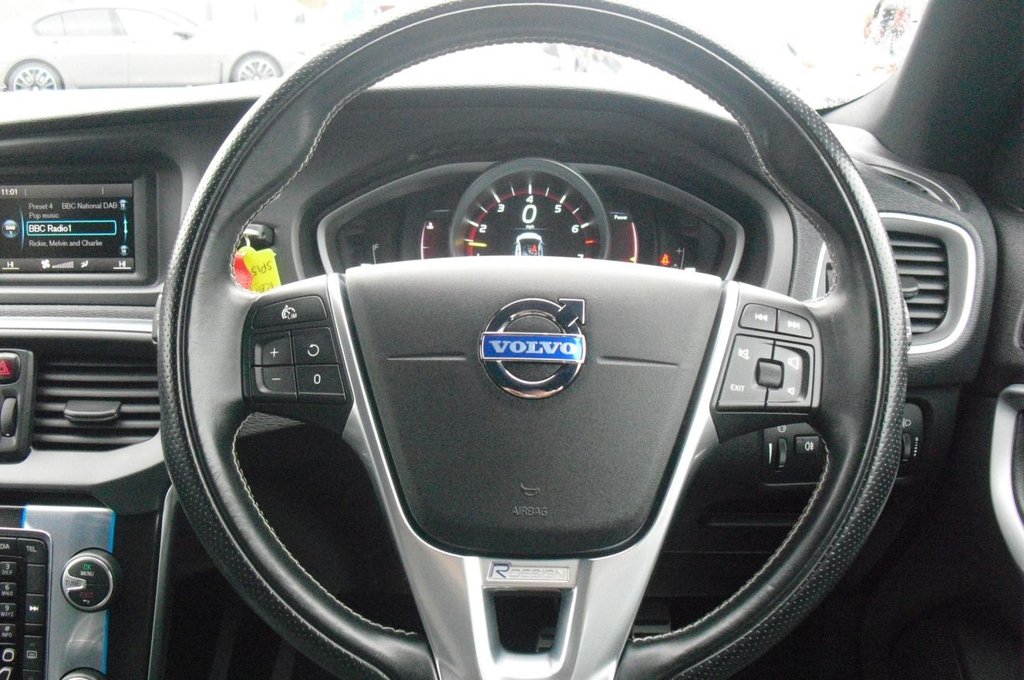 Used Volvo V40 2015 for sale - 78097225: Photo 9