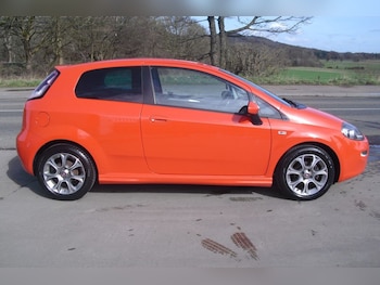 Used Fiat Punto 2014 for sale - 77936412: Photo