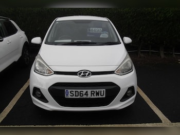Used Hyundai i10 2014 for sale - 76430230: Photo
