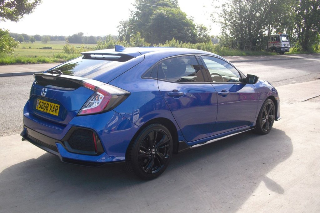 Used Honda Civic 2018 for sale - 77693057: Photo 6