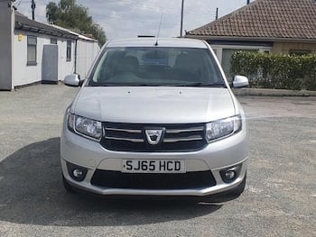 Used Dacia Sandero 2015 for sale - 79289131: Photo