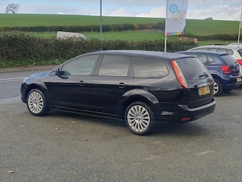 Used Ford Focus 2009 for sale - 76333475: Photo
