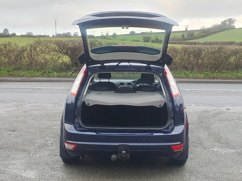 Used Ford Focus 2011 for sale - 76909801: Photo 6