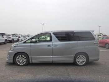 Used Toyota Vellfire 2013 for sale - 74415181: Photo
