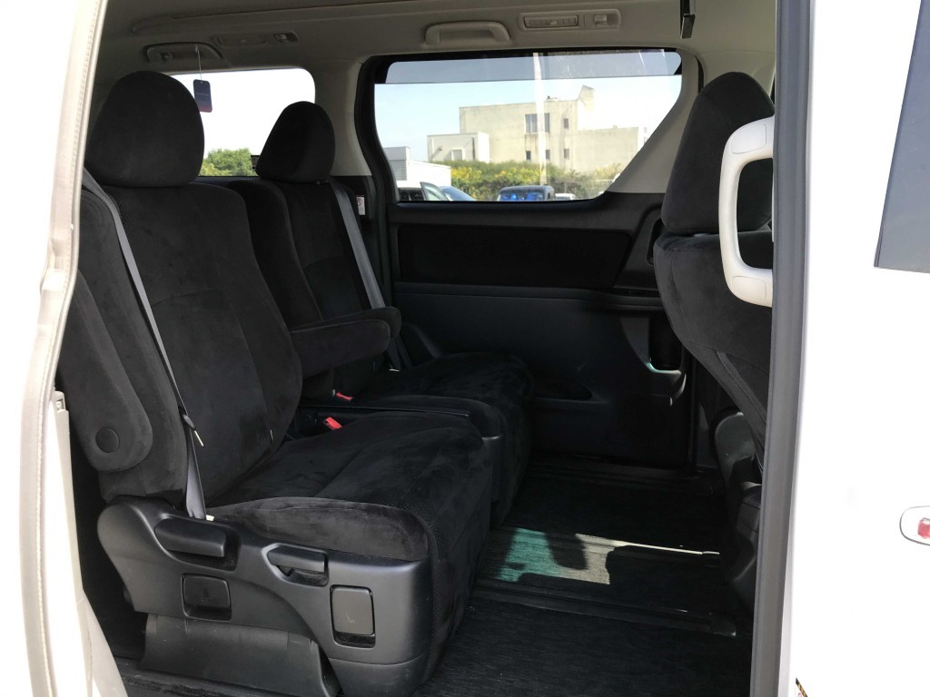 Used Toyota Vellfire 2010 for sale - 76344257: Photo 12