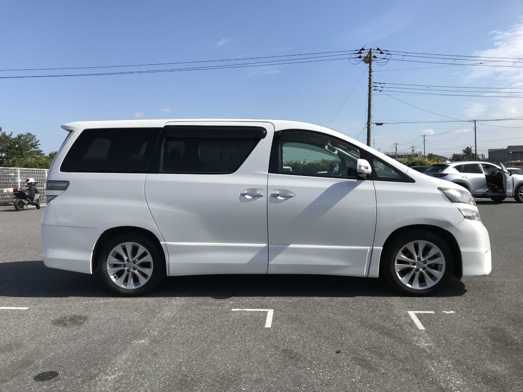 Used Toyota Vellfire 2010 for sale - 76344257: Photo 4