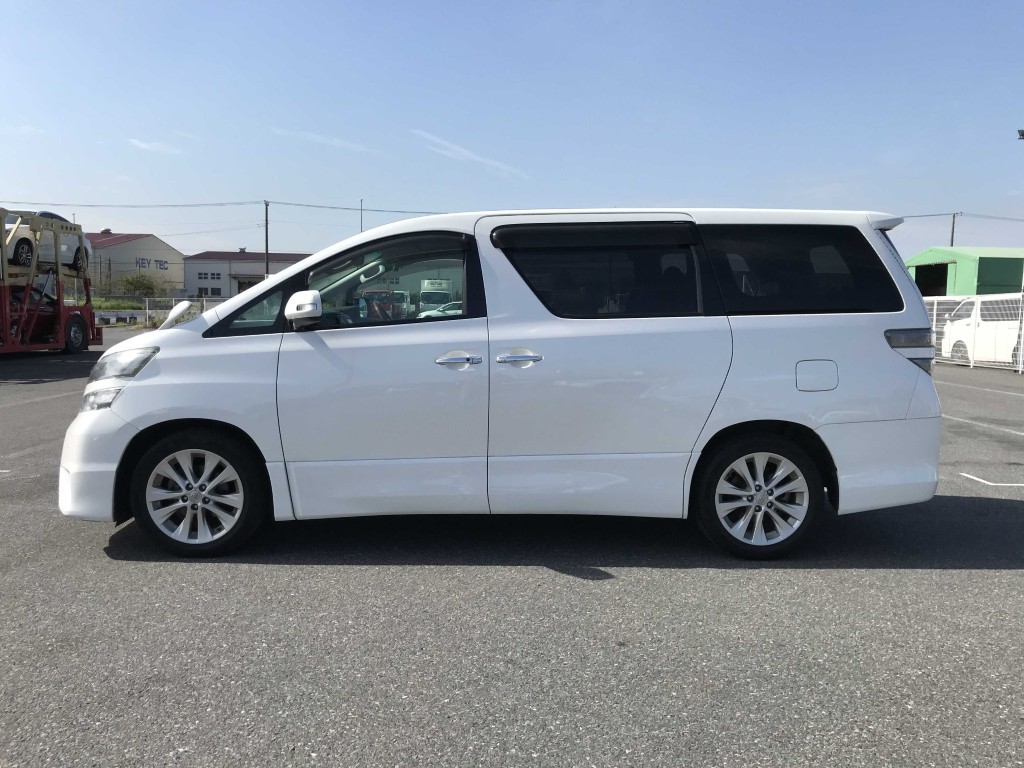Used Toyota Vellfire 2010 for sale - 76344257: Photo 5