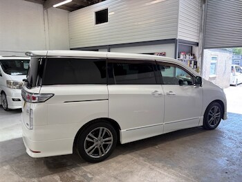 Used Nissan Elgrand 2011 for sale - 75570242: Photo
