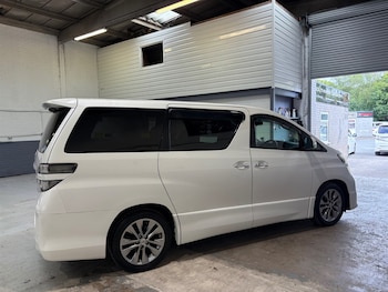 Used Toyota Vellfire 2010 for sale - 75570805: Photo