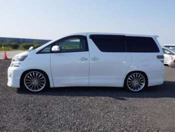Used Toyota Vellfire 2013 for sale - 74720570: Photo