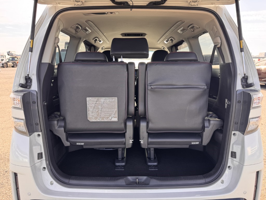 Used Toyota Vellfire 2013 for sale - 76557111: Photo 16