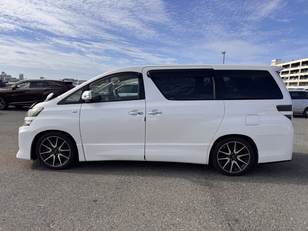 Used Toyota Vellfire 2013 for sale - 76557111: Photo 5