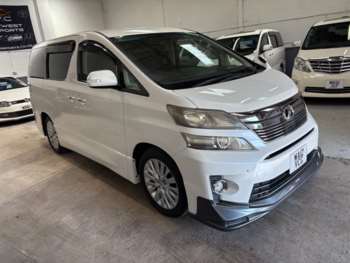 2012 - 2.4 Platnium Edition- TRD Bodykit-Parking Sensors- Twin Power Doors- In Sto