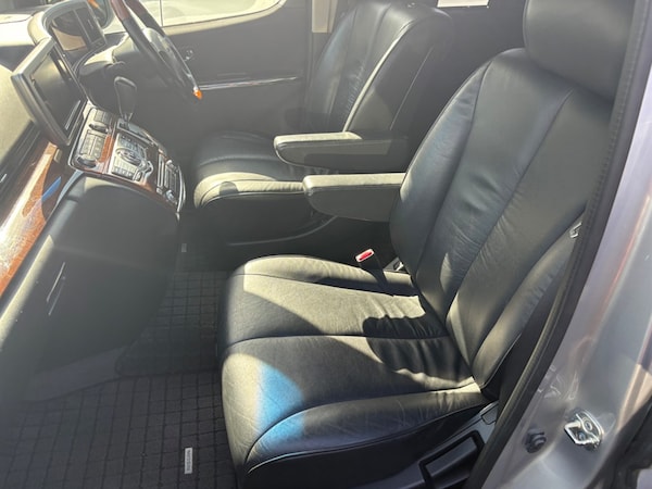 Used Nissan Elgrand 2022 for sale - 76221922: Photo 6