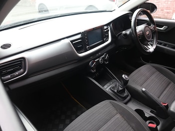 Used Kia Stonic 2018 for sale - 78974833: Photo