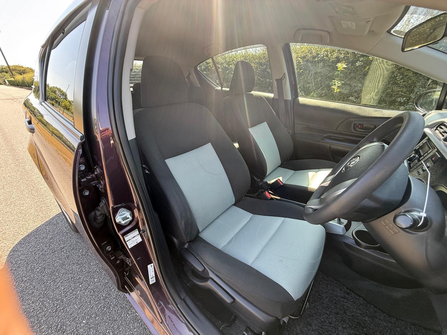 Used Toyota Aqua 2014 for sale - 76973959: Photo 18