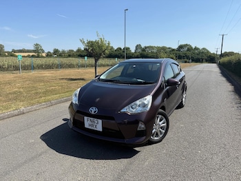 Used Toyota Aqua 2014 for sale - 76973959: Photo