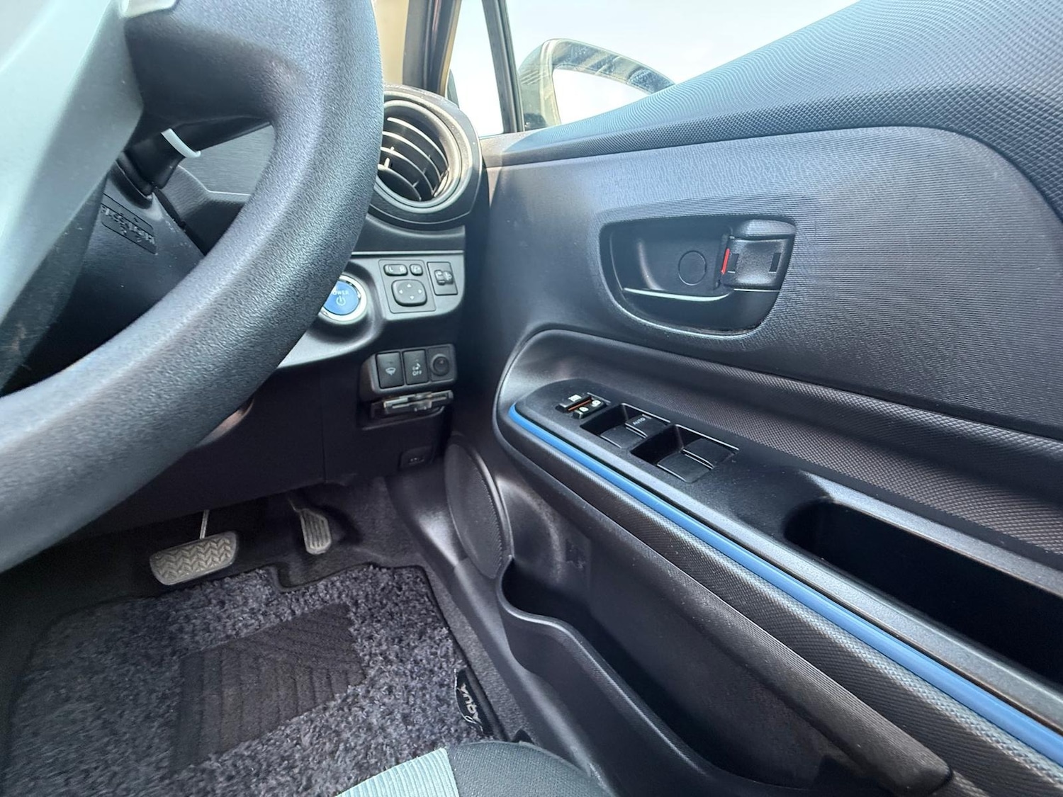 Used Toyota Aqua 2014 for sale - 76973959: Photo 21