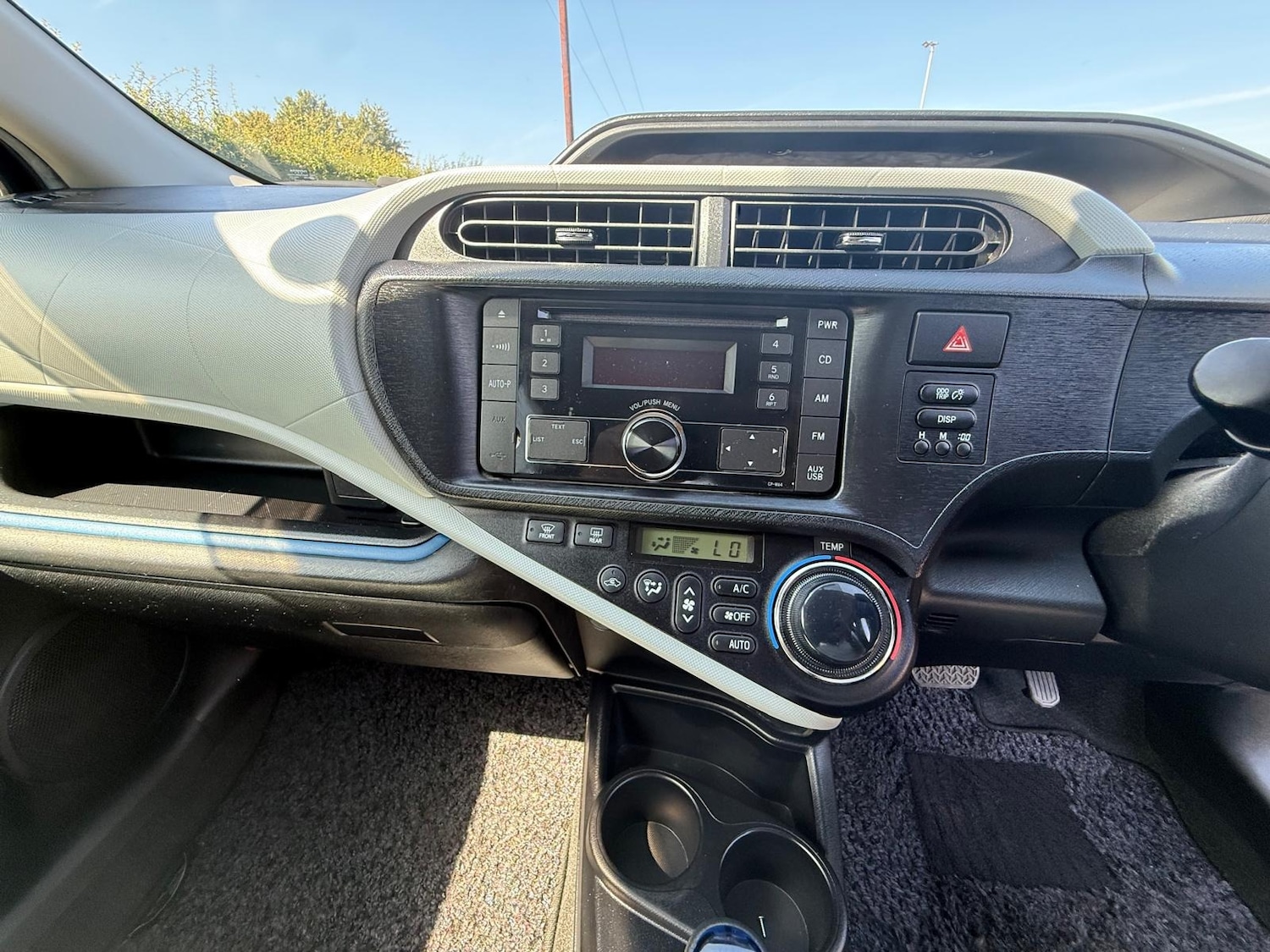 Used Toyota Aqua 2014 for sale - 76973959: Photo 23