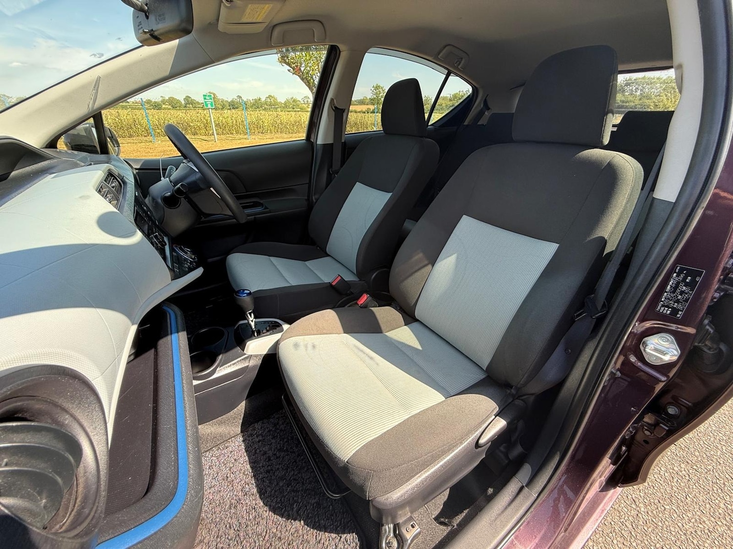 Used Toyota Aqua 2014 for sale - 76973959: Photo 25