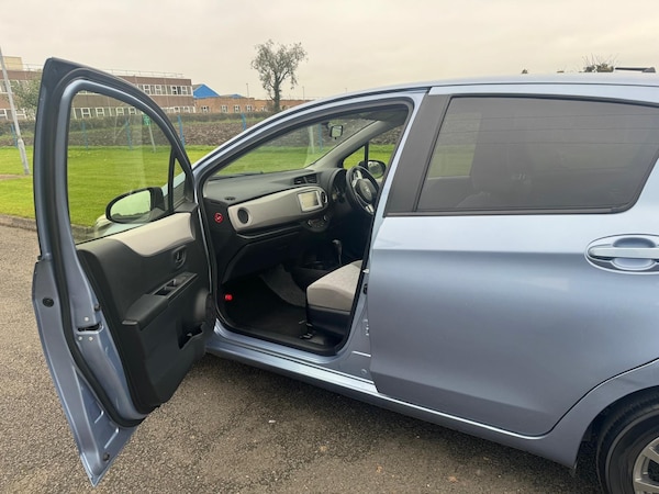 Used Toyota Vitz 2024 for sale - 76330993: Photo 12
