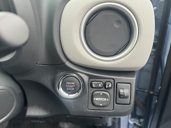 Used Toyota Vitz 2024 for sale - 76330993: Photo 18