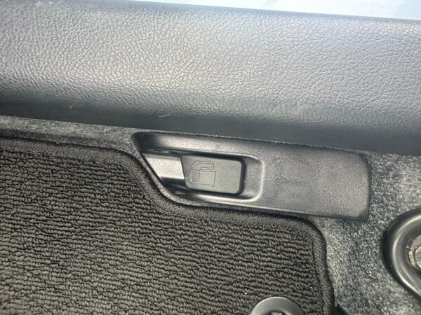 Used Toyota Vitz 2024 for sale - 76330993: Photo 23