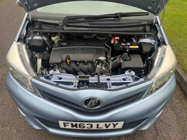 Used Toyota Vitz 2024 for sale - 76330993: Photo 28