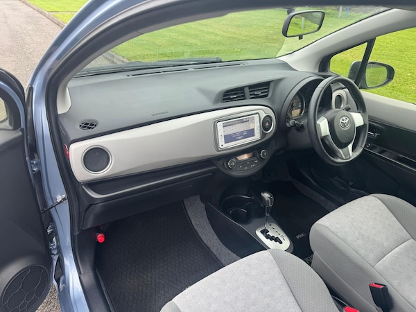 Used Toyota Vitz 2024 for sale - 76330993: Photo 31
