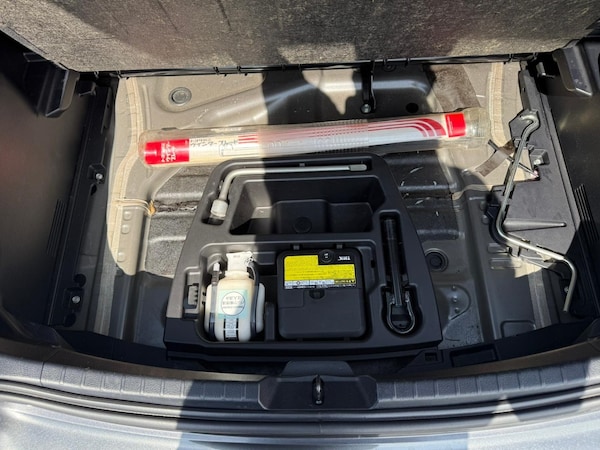 Used Toyota Vitz 2024 for sale - 75568761: Photo 11