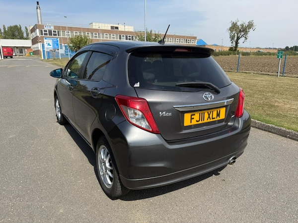 Used Toyota Vitz 2024 for sale - 75568761: Photo 12