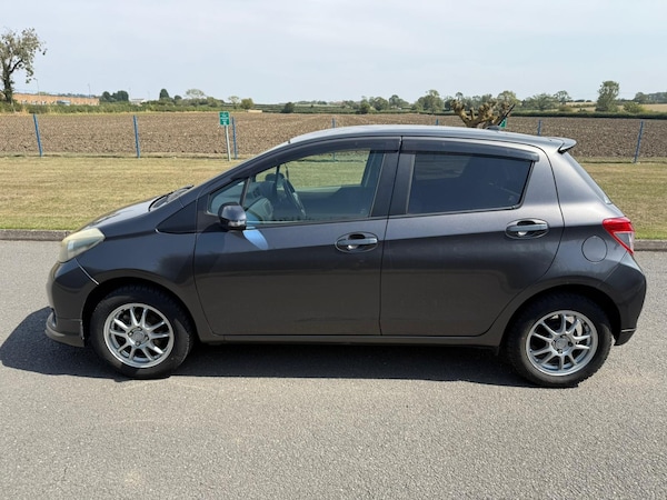 Used Toyota Vitz 2024 for sale - 75568761: Photo 13