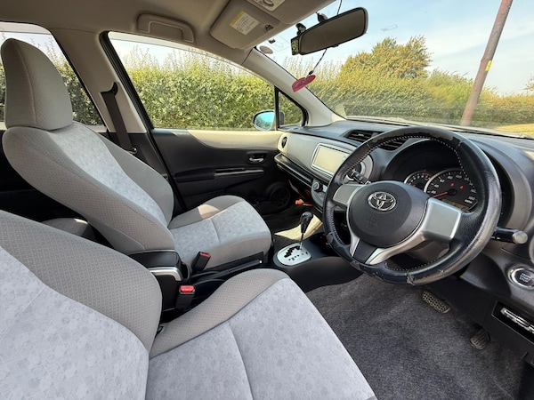 Used Toyota Vitz 2024 for sale - 75568761: Photo 17